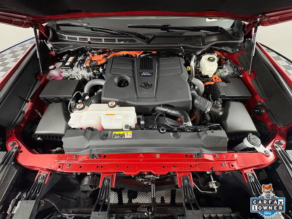Certified 2025 Toyota Sequoia Platinum AWD/4WD image 30