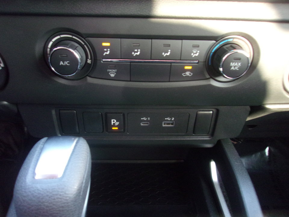Used 2025 Nissan Frontier SV AWD/4WD image 22