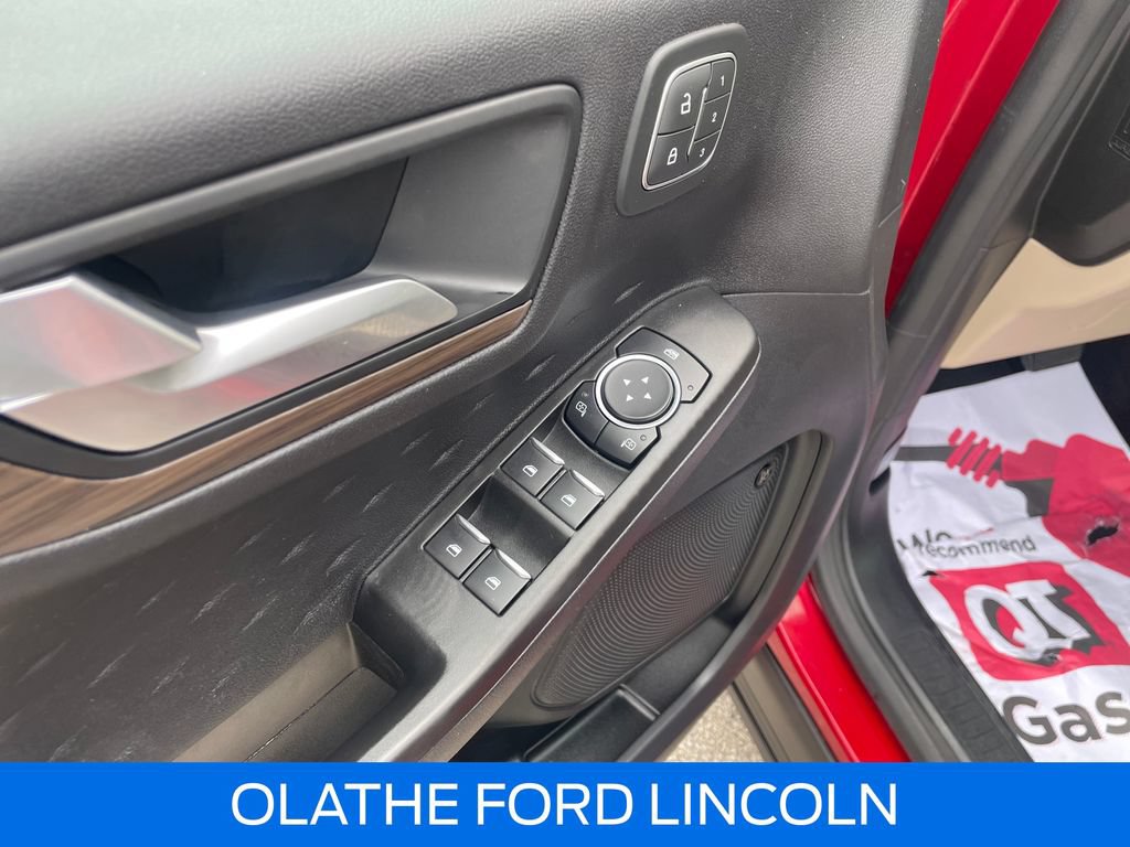 Certified 2020 Ford Escape Titanium FWD image 22