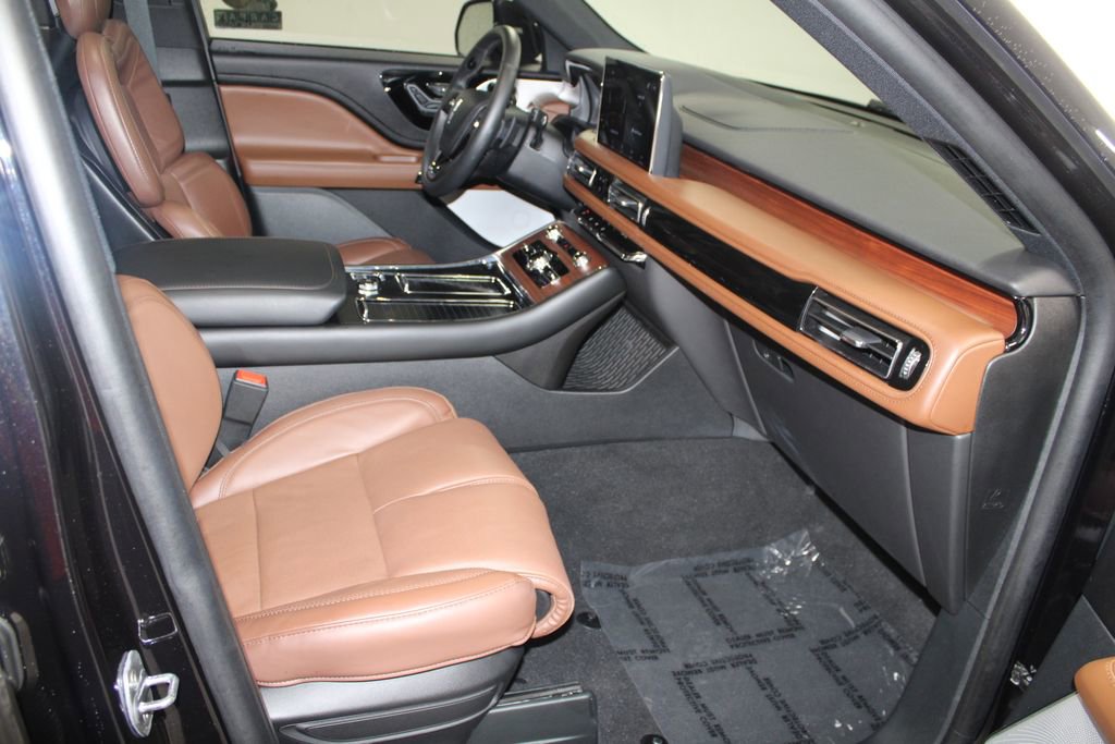 Used 2024 Lincoln Aviator Reserve w/ Equipment Group 201A image 30
