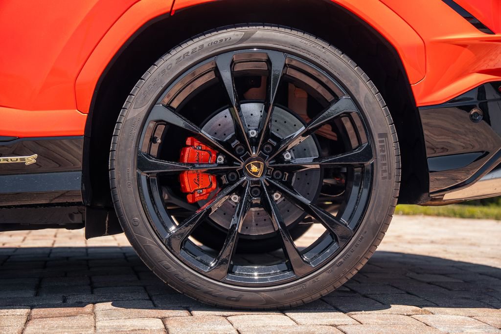 Used 2024 Lamborghini Urus S AWD/4WD image 17