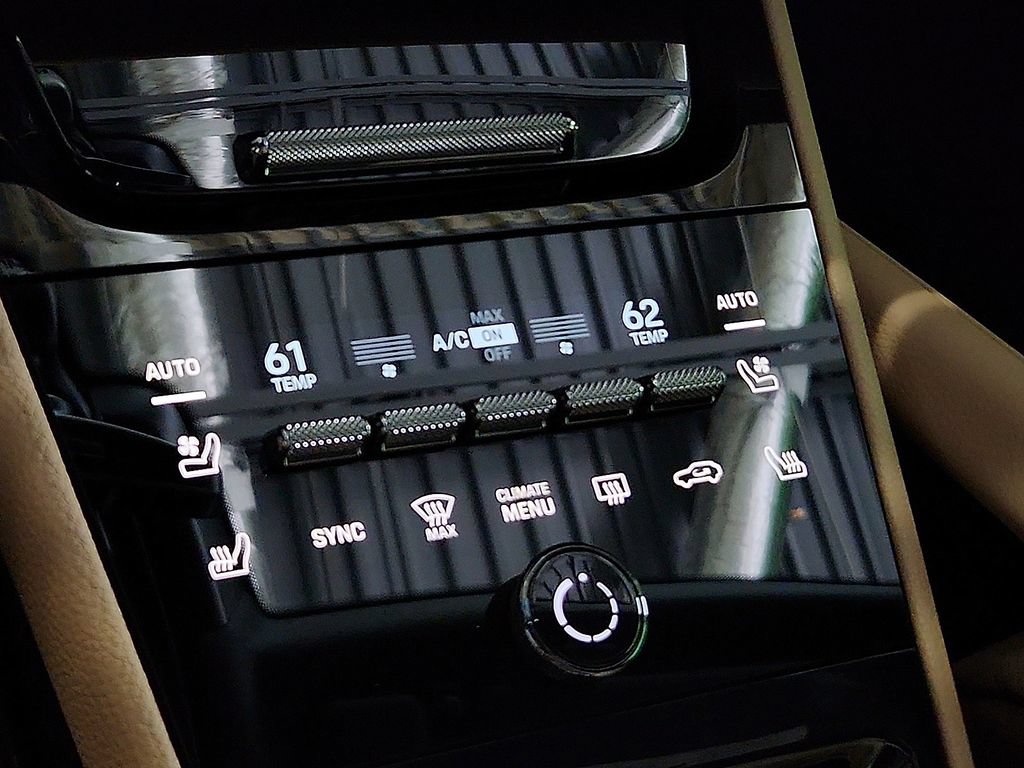Certified 2026 Porsche Cayenne Coupe AWD/4WD image 16