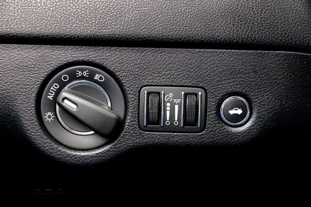 Used 2021 Chrysler 300 Touring w/ Sport Appearance Package image 19