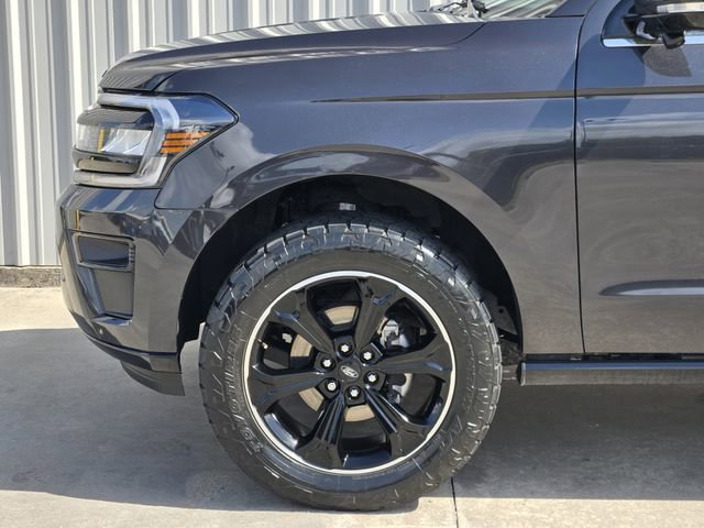 Used 2023 Ford Expedition Max Limited AWD/4WD image 12