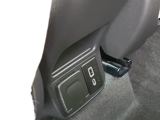 Used 2021 Buick Encore GX Essence image 36