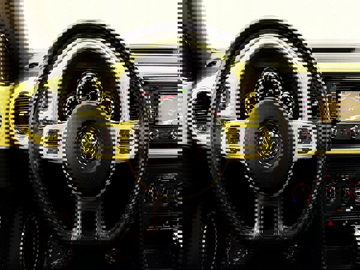 Used 2013 Volkswagen Beetle 2.5 image 8