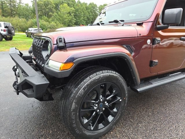 Used 2024 Jeep Wrangler Unlimited Sahara w/ Technology Group AWD/4WD image 35