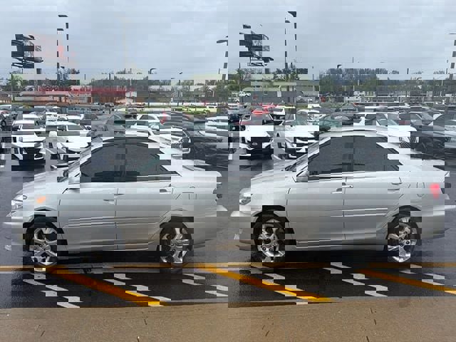 Used 2005 Toyota Camry XLE image 3