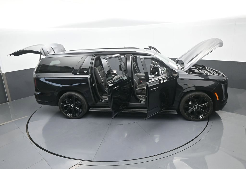 Used 2025 Cadillac Escalade ESV Sport w/ Touring Package image 82
