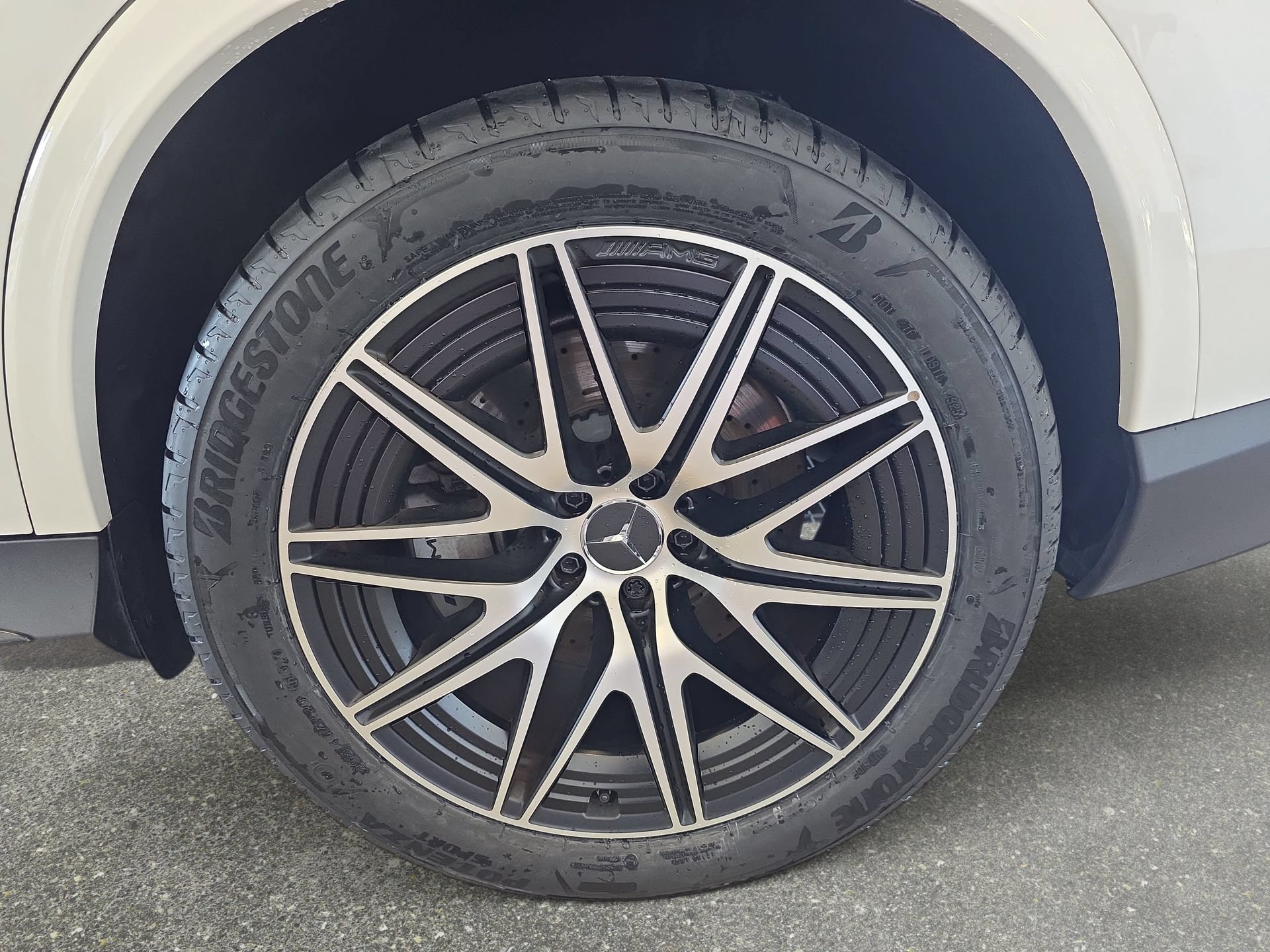 Used 2025 Mercedes-Benz GLC 43 AMG 4MATIC image 32