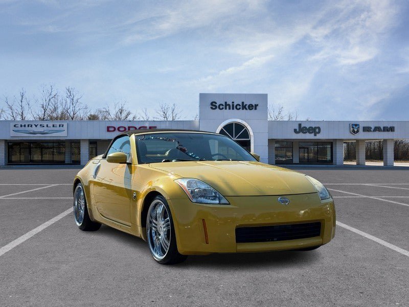 Used 2005 Nissan 350Z Touring RWD video 1