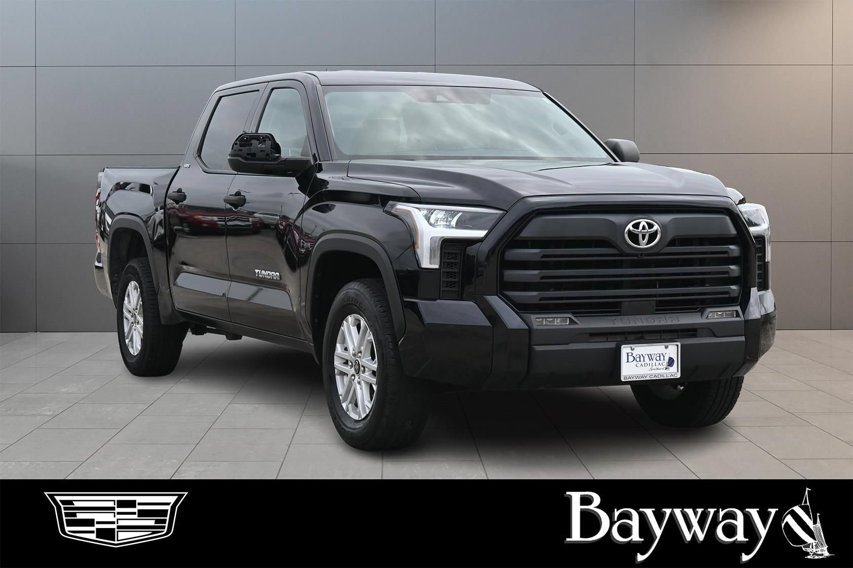 Used 2022 Toyota Tundra SR5 AWD/4WD image 4