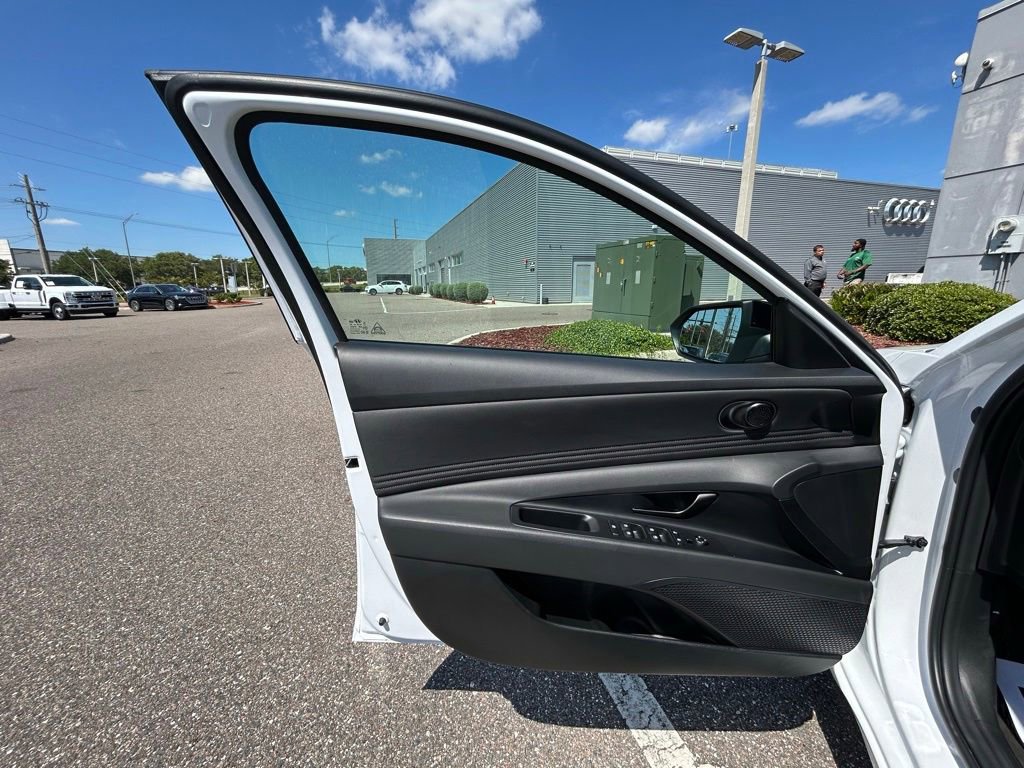Used 2025 Hyundai Elantra Sport FWD image 68