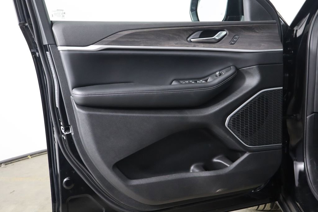 New 2026 Jeep Grand Cherokee Limited image 19