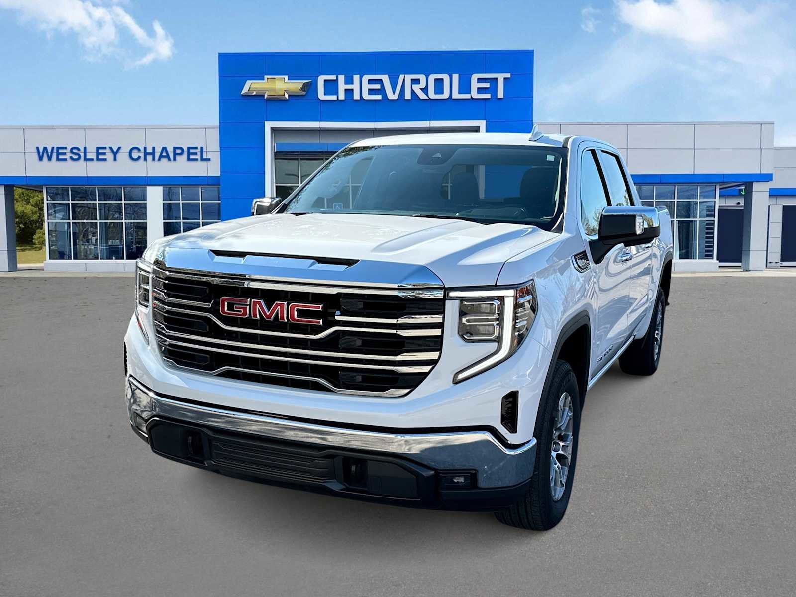 Certified 2025 GMC Sierra 1500 SLT image 1