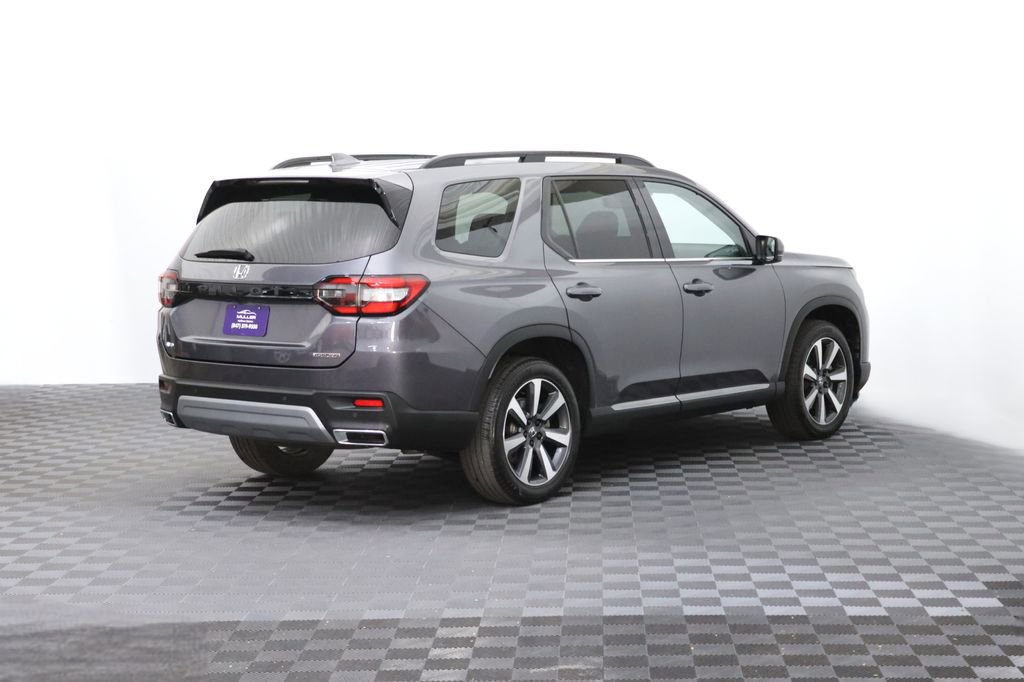 Used 2024 Honda Pilot Touring image 9