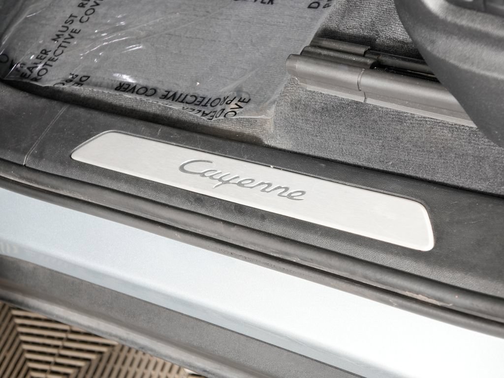 Certified 2023 Porsche Cayenne AWD/4WD image 20