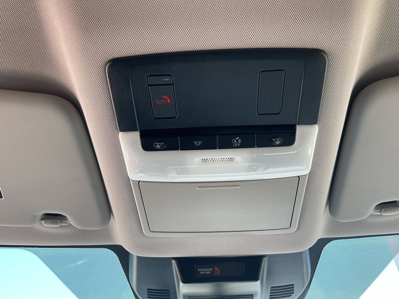 Used 2025 Nissan Rogue SV FWD image 19