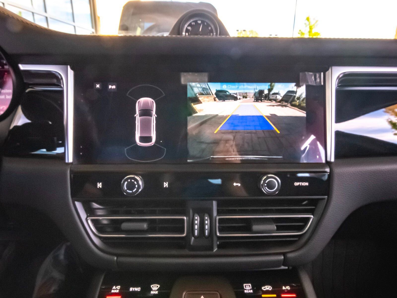 Used 2024 Porsche Macan S image 21