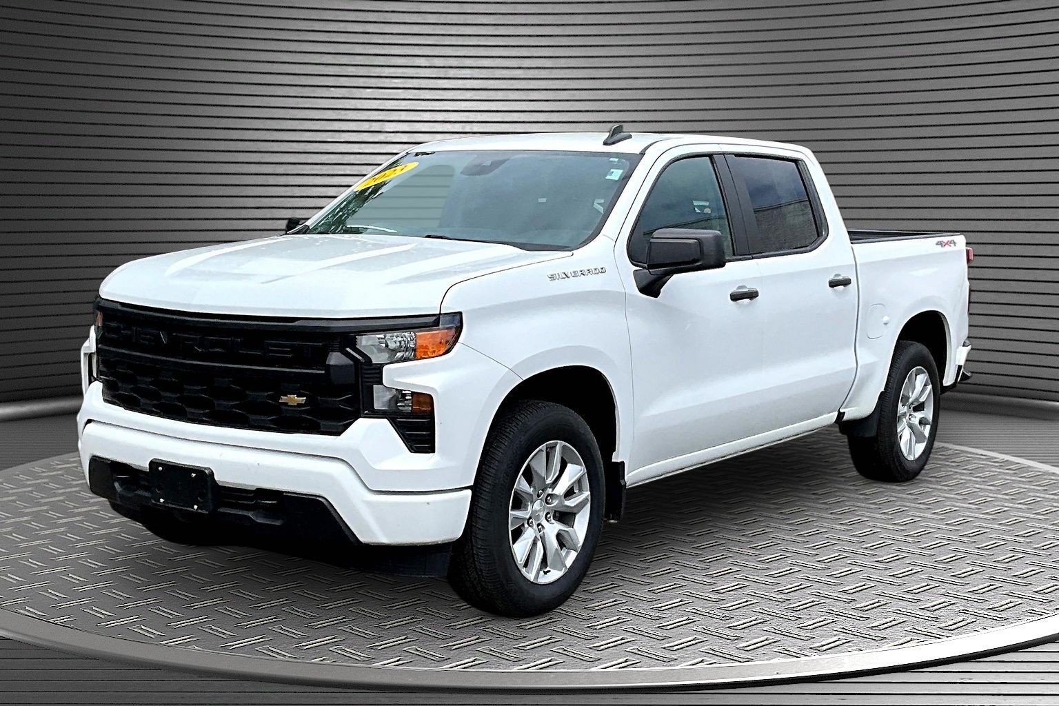 Used 2023 Chevrolet Silverado 1500 Custom AWD/4WD image 3