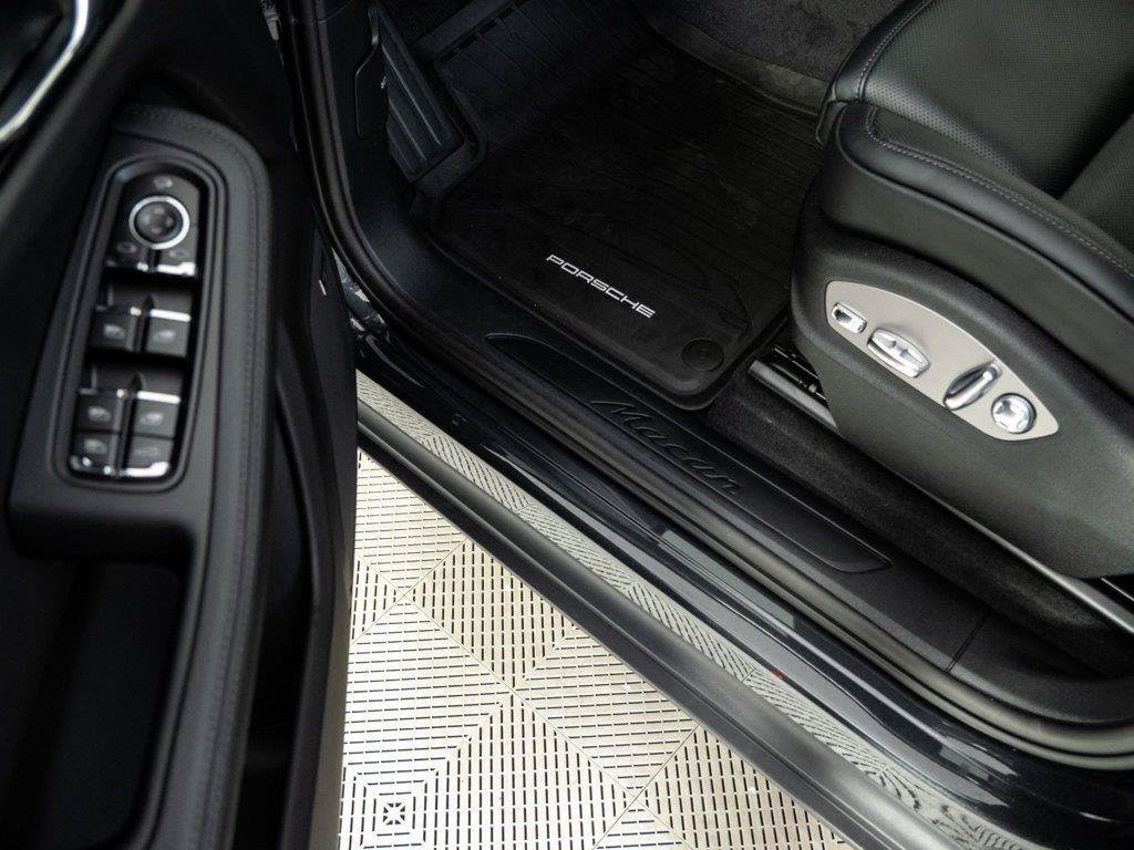 Used 2026 Porsche Macan AWD/4WD image 8
