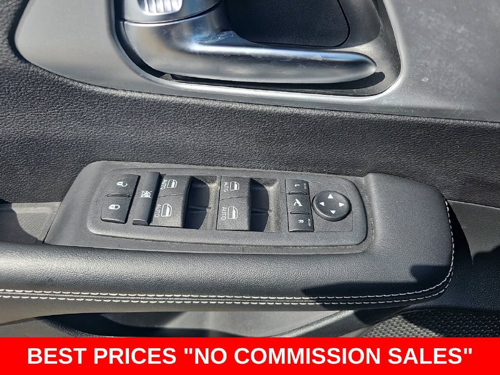 Used 2026 Chrysler Pacifica Limited w/ S Appearance Package FWD image 30