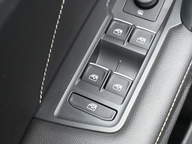 Used 2022 Volkswagen Tiguan SE R-Line image 13