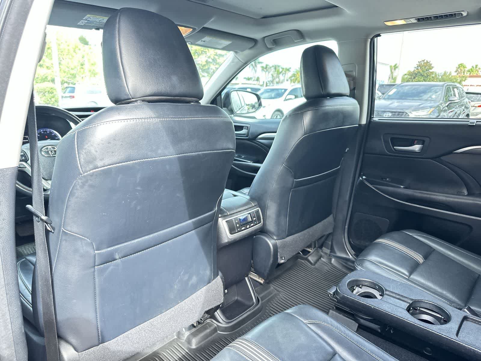 Used 2018 Toyota Highlander SE AWD/4WD image 14