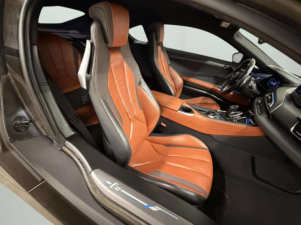 Used 2019 BMW i8 Coupe AWD/4WD image 17