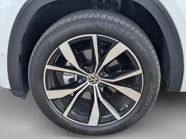 Used 2025 Volkswagen Atlas SEL Premium R-Line image 10