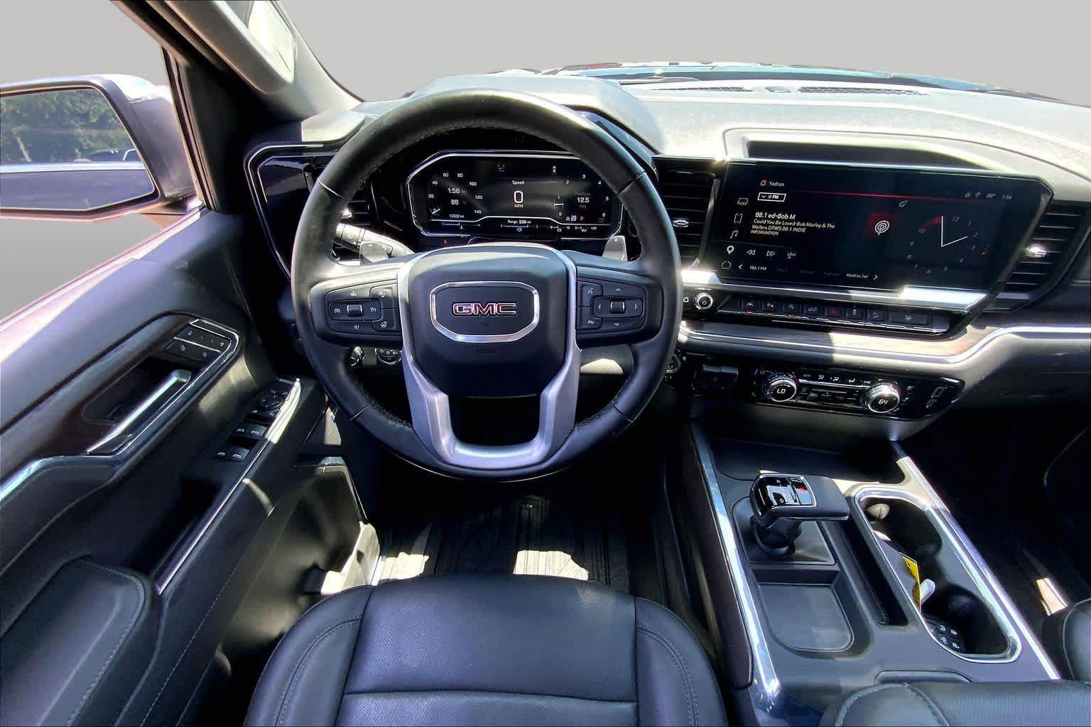 Used 2025 GMC Sierra 1500 SLT AWD/4WD image 6