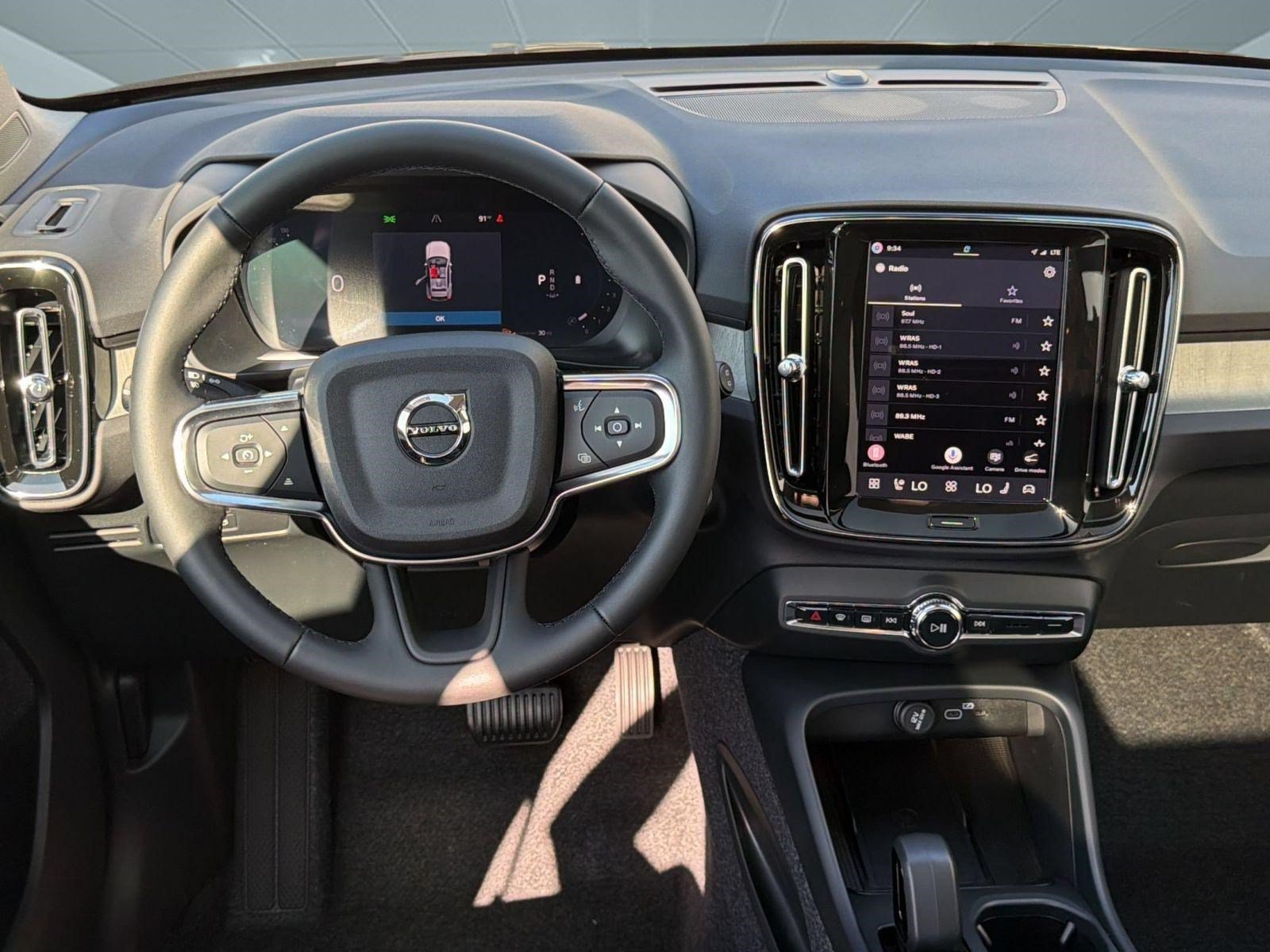 New 2026 Volvo XC40 B5 Core w/ Climate Package AWD/4WD image 29