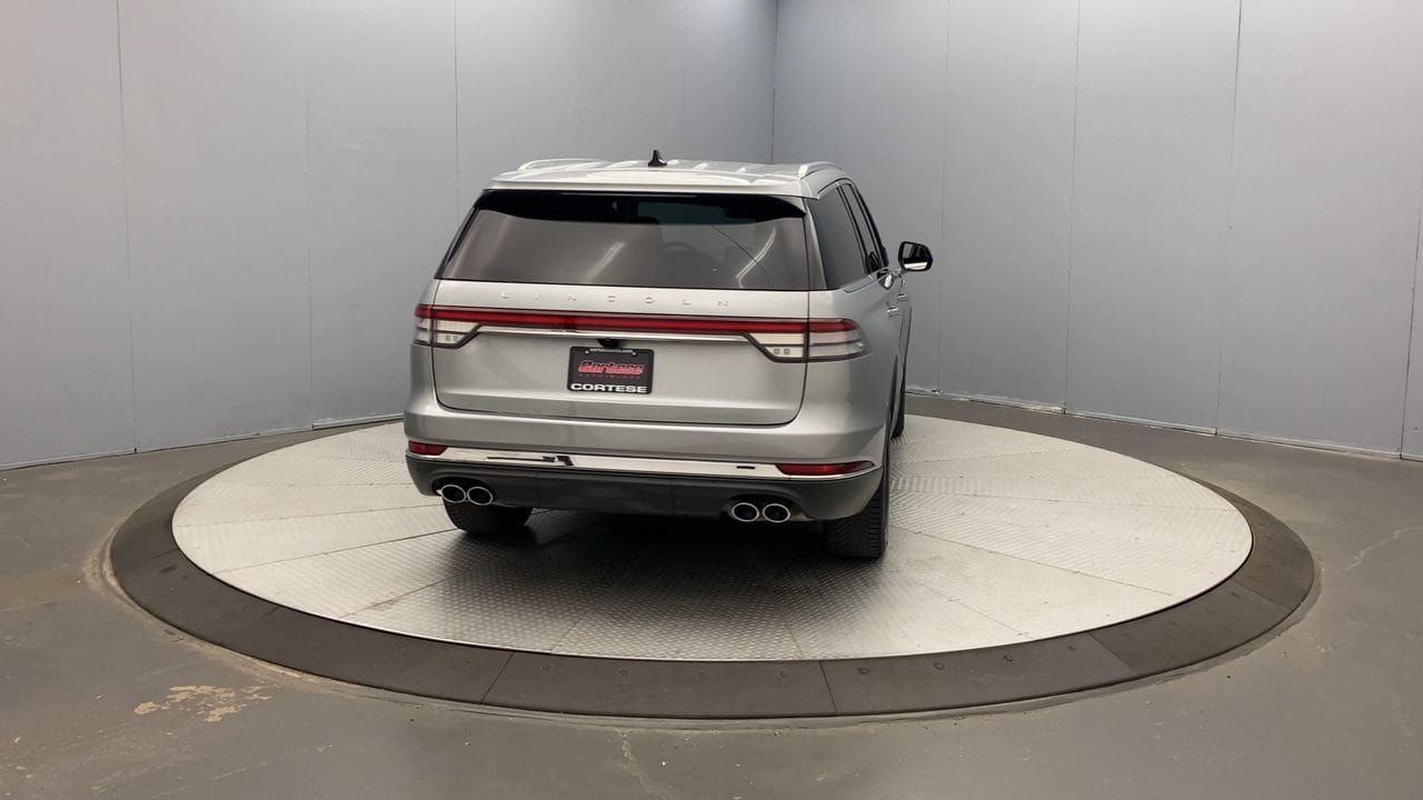 Used 2022 Lincoln Aviator AWD w/ Premium Package image 4
