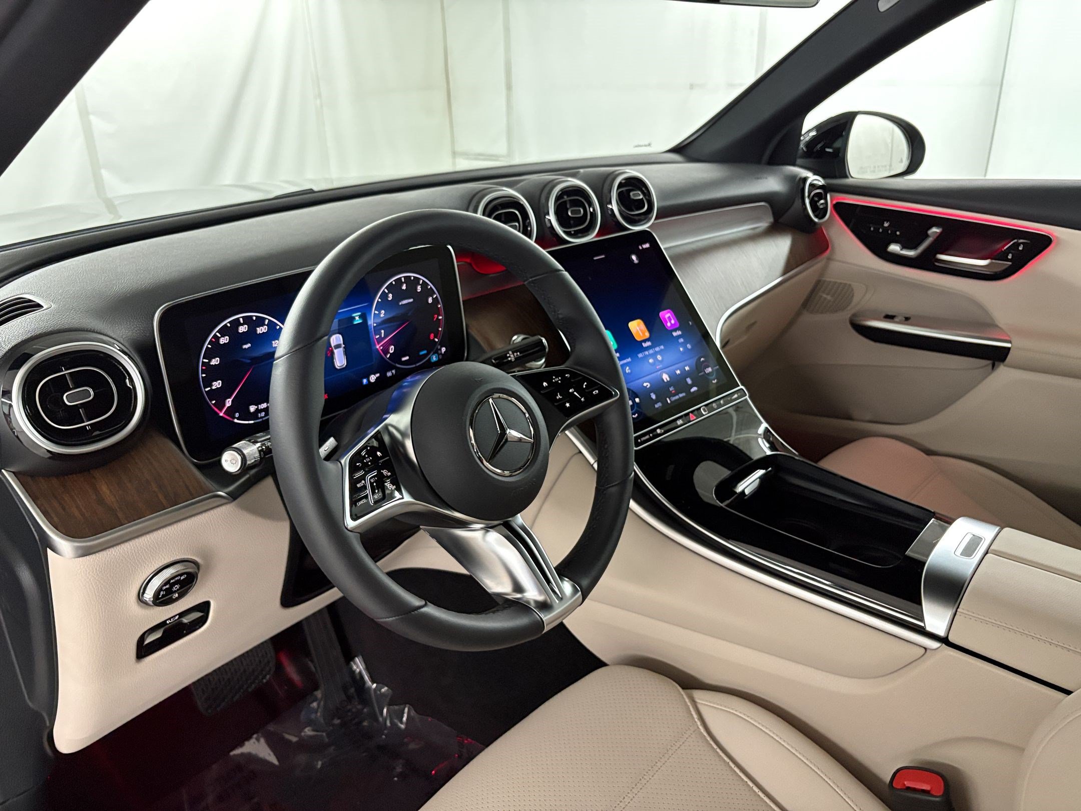 Certified 2026 Mercedes-Benz GLC 300 image 4