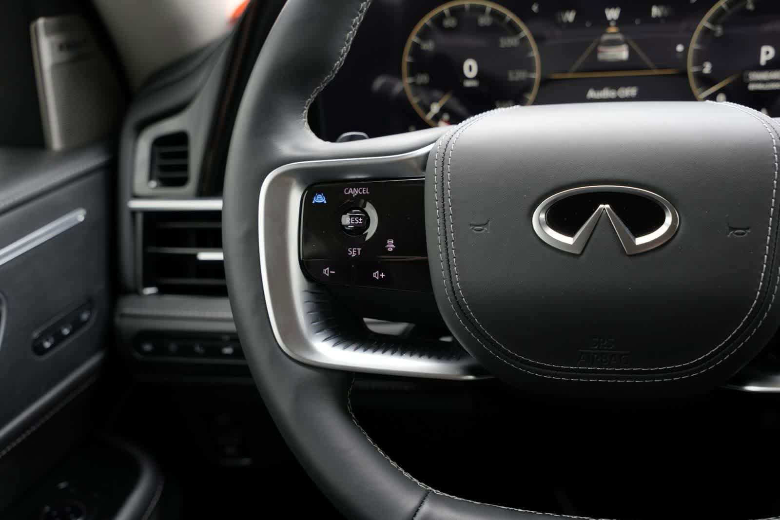 Used 2025 INFINITI QX80 Sensory AWD/4WD image 10