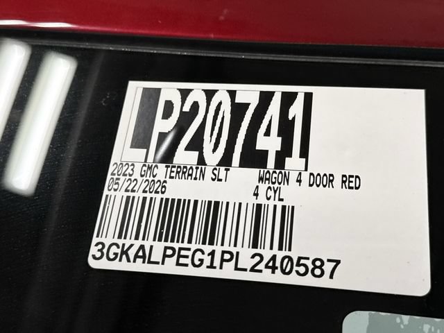 Used 2023 GMC Terrain SLT w/ LPO, Floor Liner Package FWD image 31