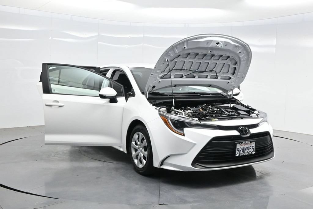 Used 2025 Toyota Corolla LE FWD image 49
