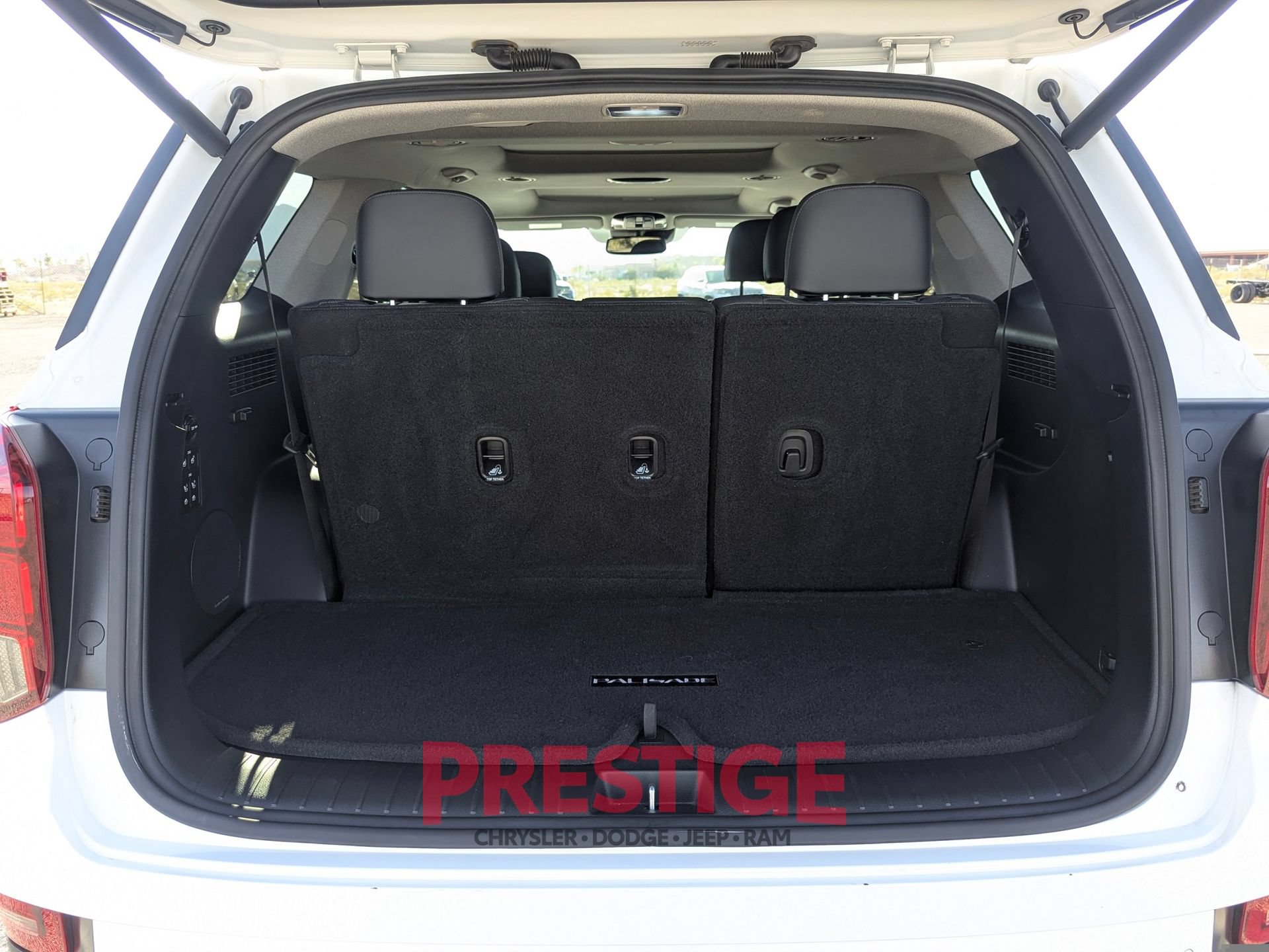 Used 2022 Hyundai Palisade Limited w/ Cargo Package FWD image 9