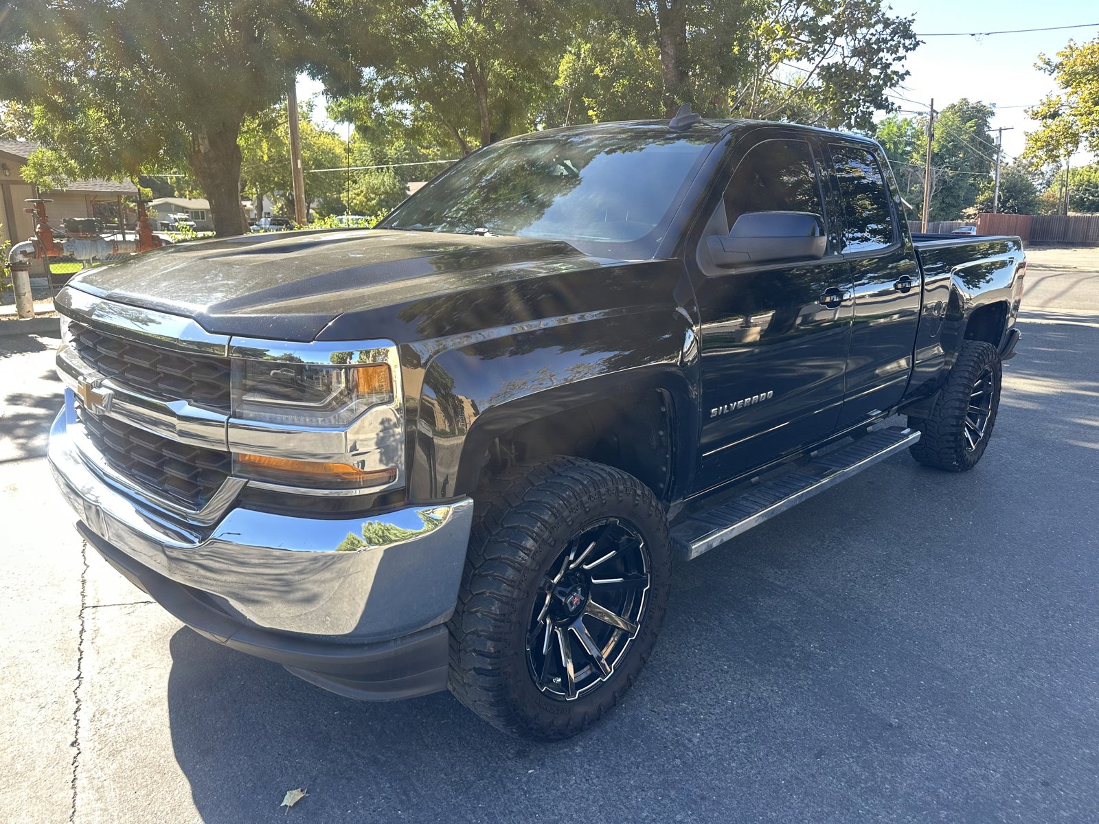 Used 2019 Chevrolet Silverado 1500 LT image 1