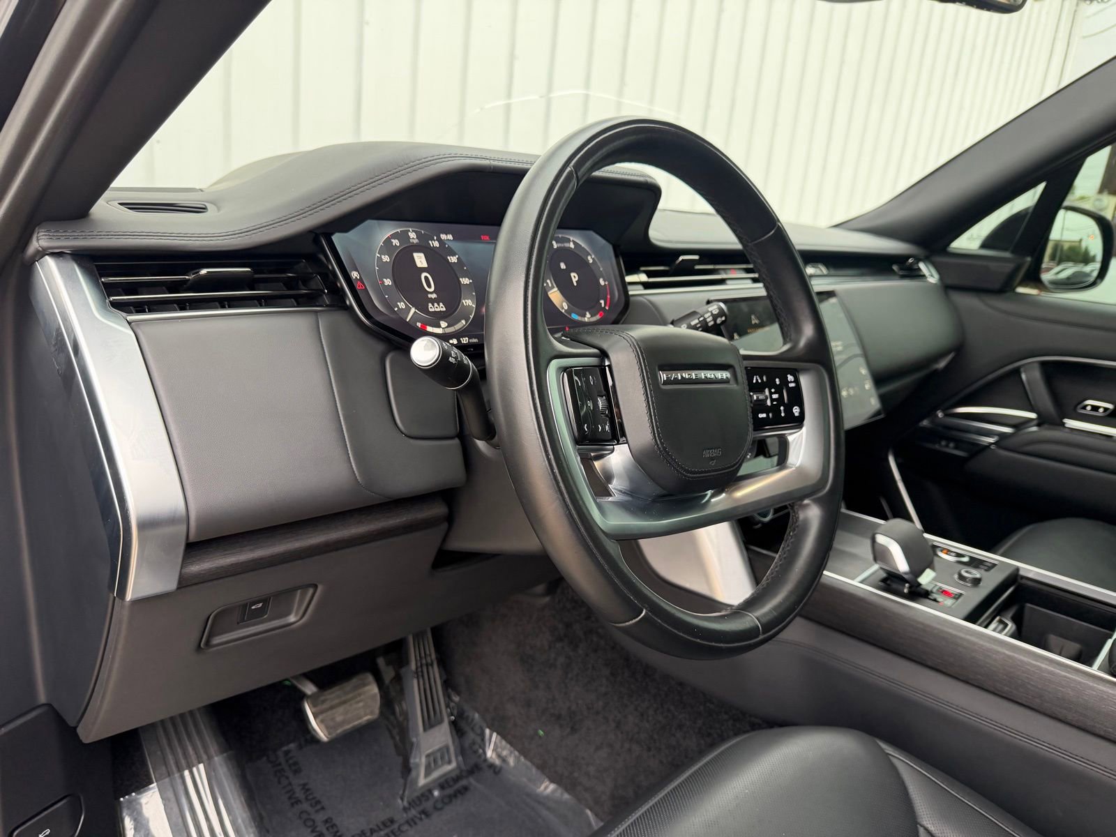 Used 2023 Land Rover Range Rover Long Wheelbase First Edition AWD/4WD image 19