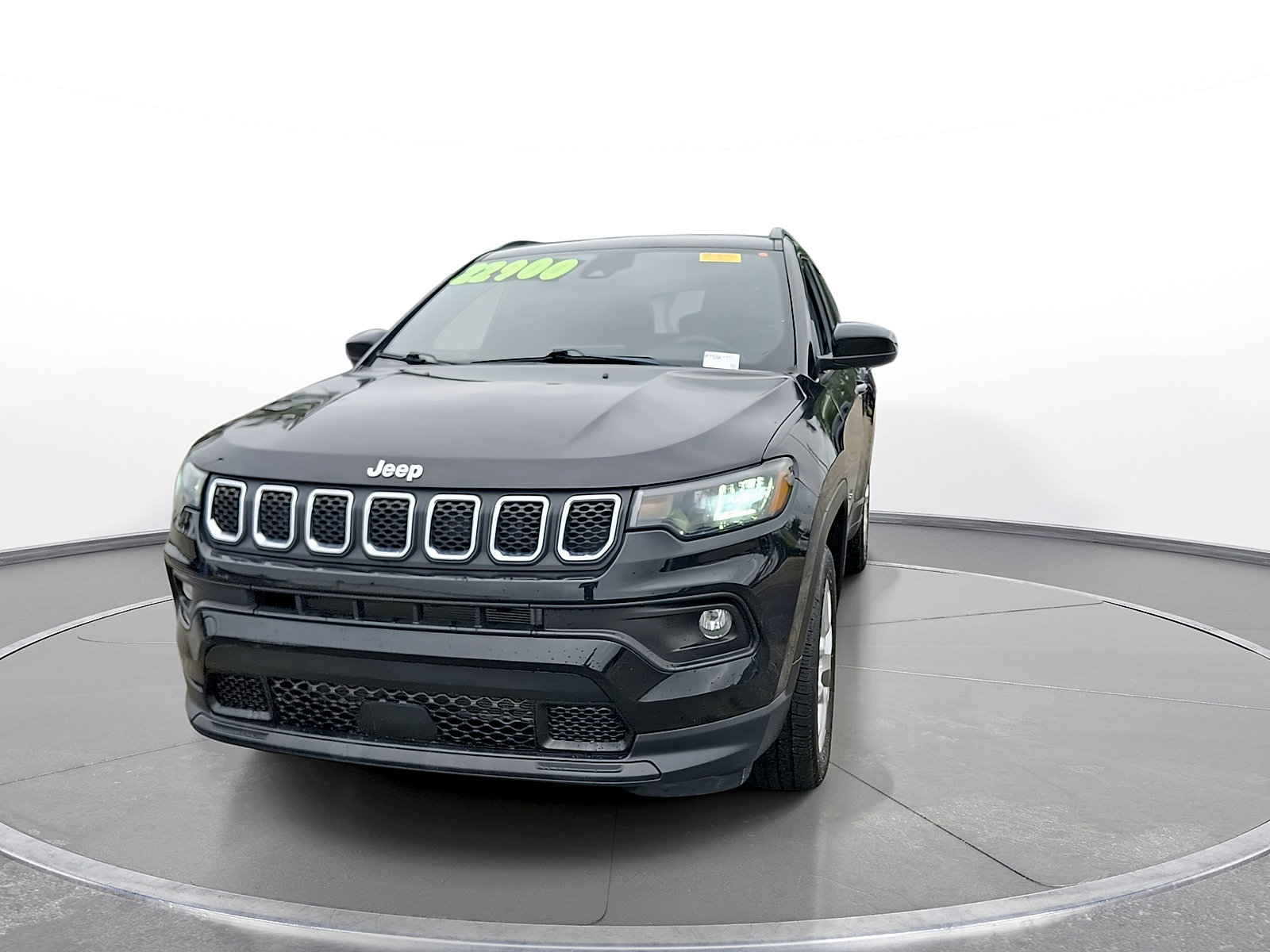 Used 2023 Jeep Compass Latitude AWD/4WD image 3