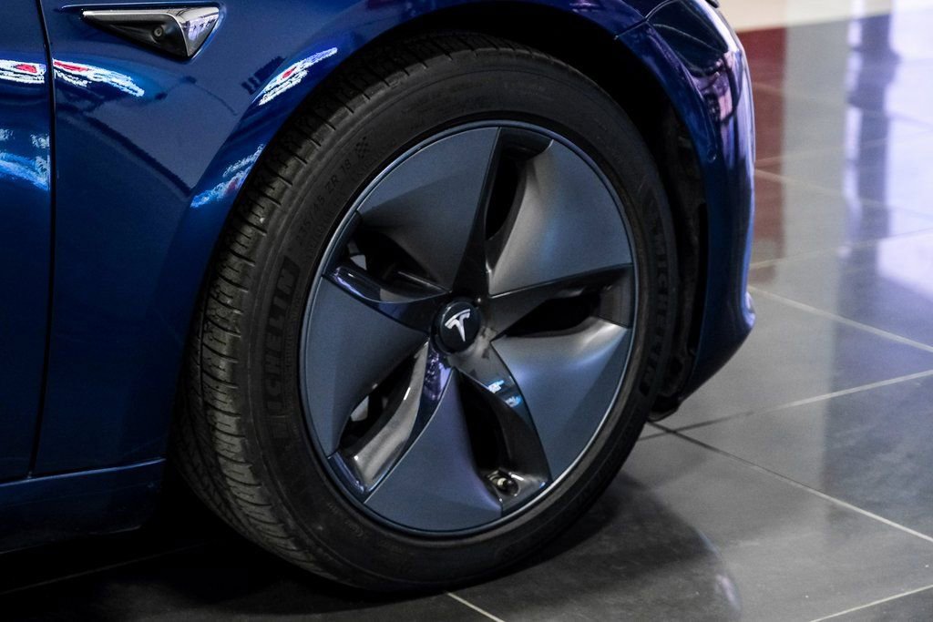 Used 2018 Tesla Model 3 Long Range image 52