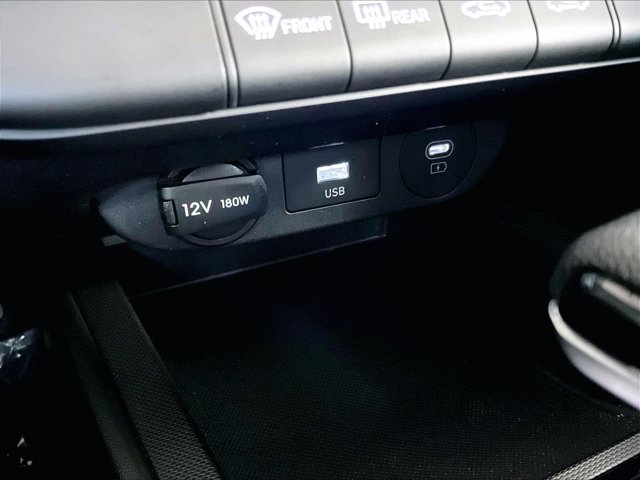 Used 2024 Hyundai Elantra SEL FWD image 23
