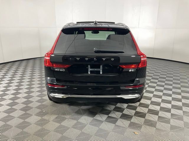 Used 2023 Volvo XC60 B5 Plus w/ Climate Package image 5