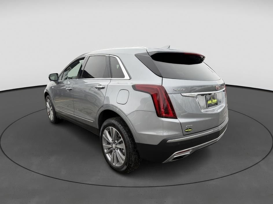 Used 2025 Cadillac XT5 Premium Luxury image 3