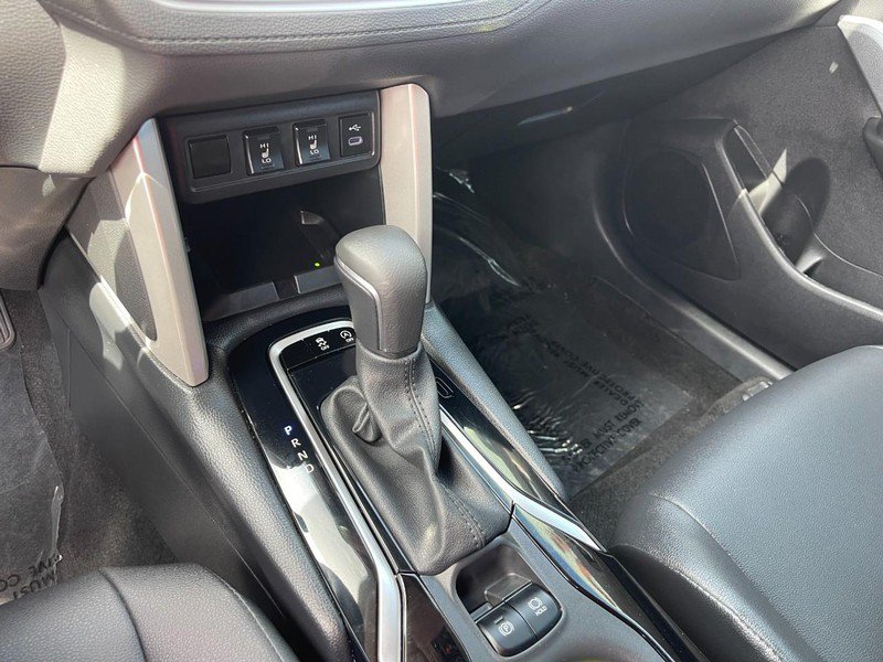 Used 2024 Toyota Corolla Cross XLE AWD/4WD image 29