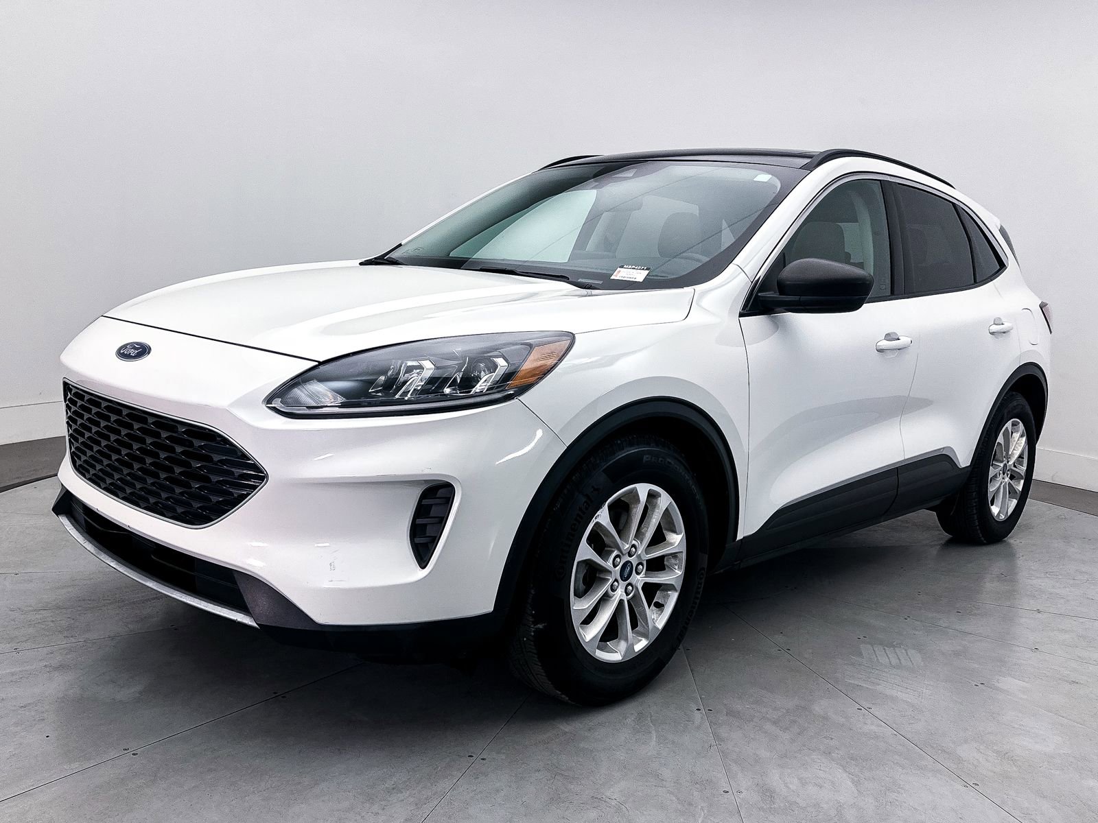 Used 2022 Ford Escape SE w/ Convenience Package FWD image 11