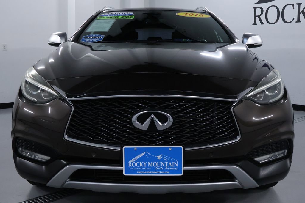 Used 2018 INFINITI QX30 Premium w/ Navigation Package image 2