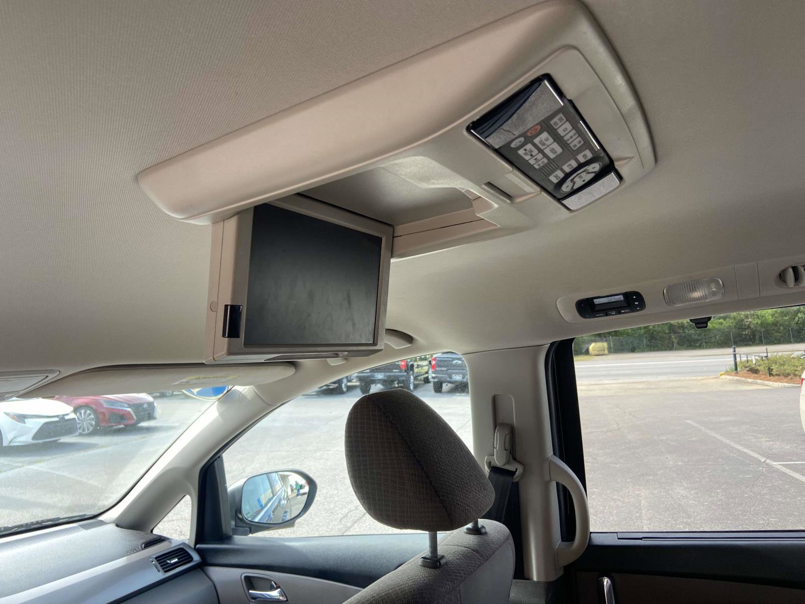Used 2016 Honda Odyssey SE image 9