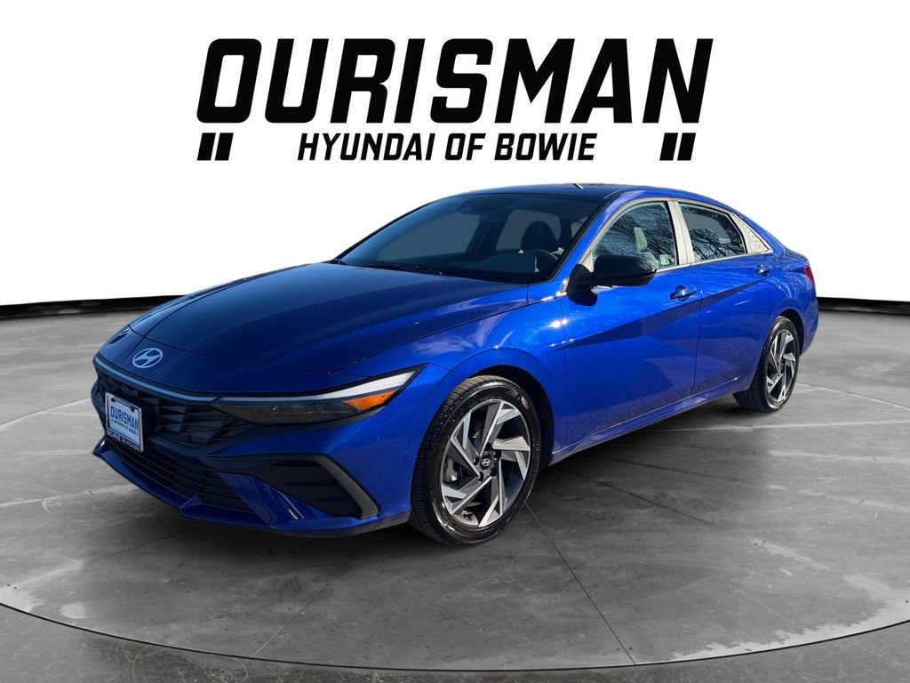 Certified 2025 Hyundai Elantra Sport image 2